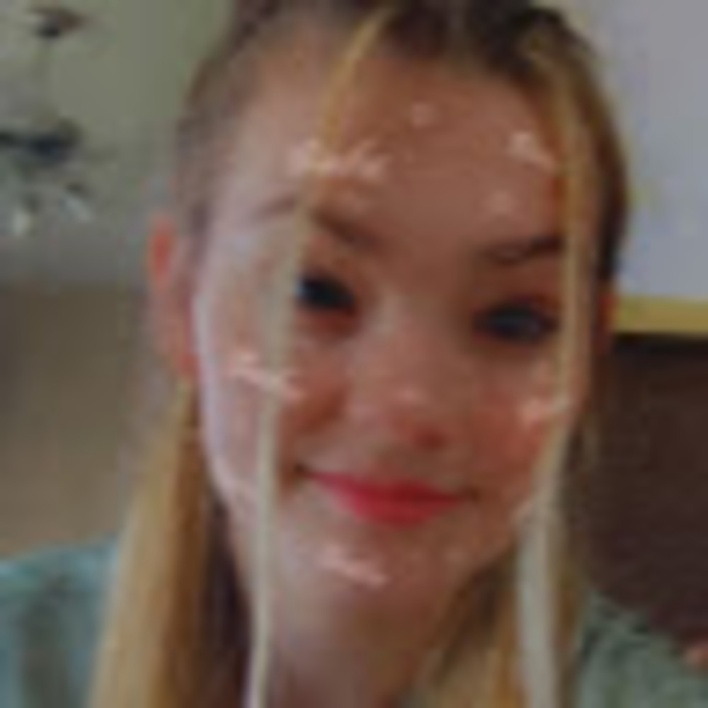 Meet your Posher, Alexis